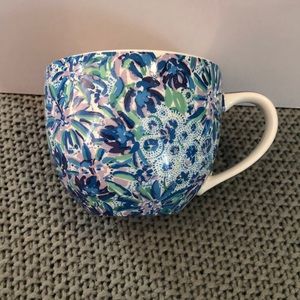 Set of 2 mugs brand new